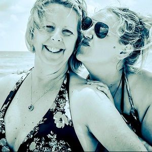 Meet your Posher, Dawn